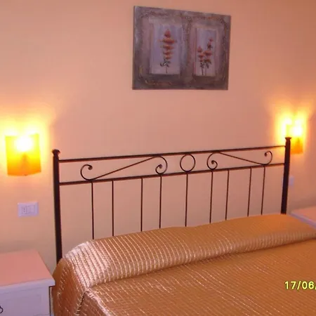 2casadelfaro Con Giardino Bbq 600m Dal Mare Casa vacanze
